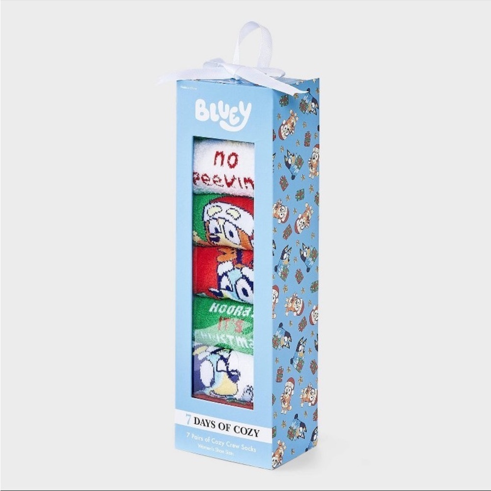 BLUEY WOMENS 7 DAYS KF COZY CREW SOCKS - SIZE 4-10 (NEW WITH TAGS)